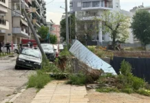 Θεσσαλονίκη: Δρόμος υποχώρησε δρόμος και «κατάπιε» όχημα στη διάρκεια εργασιών