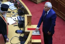 Ορκίστηκε βουλευτής ο Κωνσταντίνος Κόλλιας στη θέση του Νίκου Ταγαρά