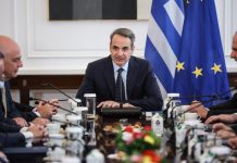 Κ. Μητσοτάκης στο υπουργικό: «Αναμένεται περαιτέρω πτώση στην τιμή της βενζίνης στην αντλία»