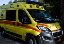 Στο νοσοκομείο 15χρονη έπειτα από υπερβολική κατανάλωση αλκοόλ σε κατάστημα στη Σαλαμίνα