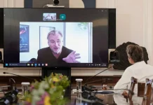 Επικοινωνία του Κυριάκου Μητσοτάκη με τον Κρίστοφερ Νόλαν: Τον συνεχάρη για την απόδοση της “Οδύσσειας” στη μεγάλη οθόνη