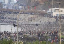 Χάος στη Θέουτα με χιλιάδες μετανάστες που πέρασαν από το Μαρόκο
