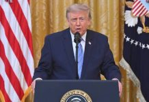 ΗΠΑ: Για «τη μεγαλύτερη πειρατεία εκλογικών δεδομένων στην ιστορία» κατηγόρησε ο Τραμπ την Κίνα