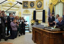 ΗΠΑ: Δικαστής διατάζει την κυβέρνηση να επιτρέψει την πρόσβαση στον Λευκό Οίκο σε CNN, MS NOW και Politico