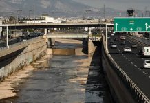 Συνεχίζονται οι έρευνες για την παράνομη απόρριψη επικίνδυνων αποβλήτων στον Κηφισό – Τρεις συλλήψεις