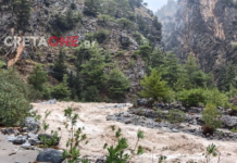 Κρήτη: Υποχωρούν τα νερά στο Φαράγγι της Σαμαριάς – Ίσως την Τετάρτη η απομάκρυνση των εγκλωβισμένων