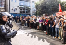 Γαλλία: 15χρονος μαθητής έχασε το χέρι του από χειροβομβίδα κρότου-λάμψης εν μέσω των κινητοποιήσεων για την Παιδεία